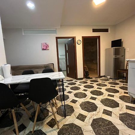 Hello 2 Apartman Tbiliszi Kültér fotó